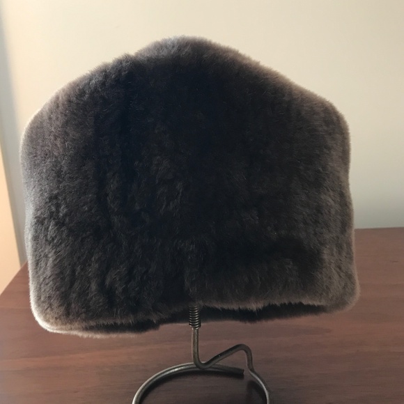 LUXURY SHEARED MINK PILL BOX HAT - Picture 3 of 8
